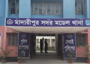 চাঁদাবাজি মামলায় কথিত পরিচয় ডিবি পুলিশ ও সাংবাদিক আটক-২