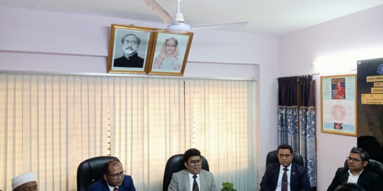 পঞ্চগড় বোদা পৌরসভা পরিদর্শন করেন রংপুরের বিভাগীয় কমিশনার।