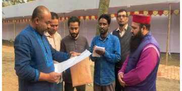 নরসিংদীতে বইমেলা প্রাঙ্গণে চলছে শেষ মূহুর্তের প্রস্তুতি