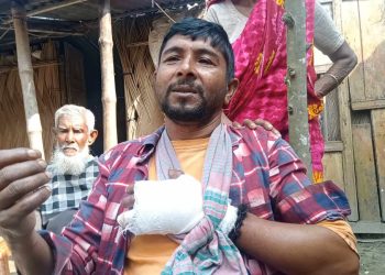 লোহাগড়ায় ভাঙ্গারি ব্যবসায়ী ককটেল বিস্ফোরণে গুরুতর আহত