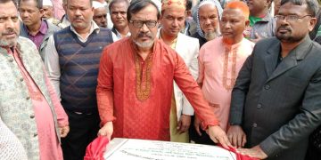 বোতলাগাড়ী স্কুলের নতুন চারতলা ভবনের ভিত্তি স্থাপন করলেন এমপি সিদ্দিকুল আলম