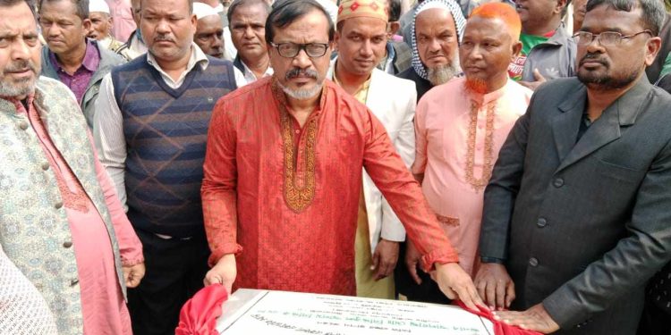 বোতলাগাড়ী স্কুলের নতুন চারতলা ভবনের ভিত্তি স্থাপন করলেন এমপি সিদ্দিকুল আলম