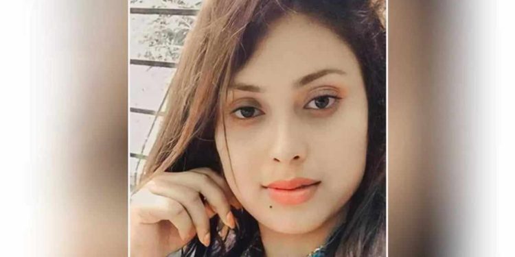 স্বামীকে দুলাভাই ডাকা আফসানা মিমকে যুব মহিলালীগ থেকে সাময়িক বহিষ্কার।