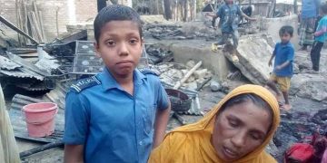 ঝিনাইদহের নফদার আলীর বসত ভিটা পুড়ে শেষ নেই মাথা গোঁজার ঠাই