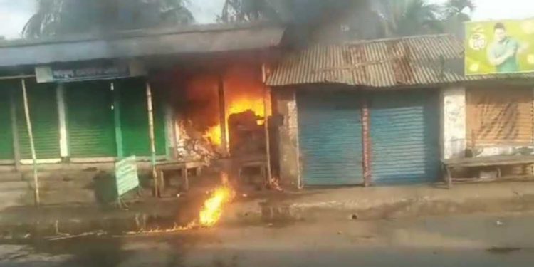 বাগেরহাটে কচুয়ায় আগুনে পুড়ে আহত দুই,কিশোরের মৃত্যু