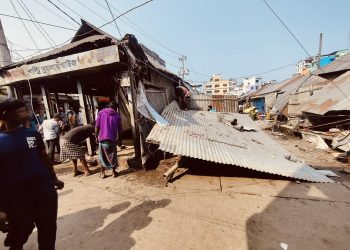 হবিগঞ্জ মাধবপুরে পৌরসভায় অবৈধ স্থাপনা উচ্ছেদ 