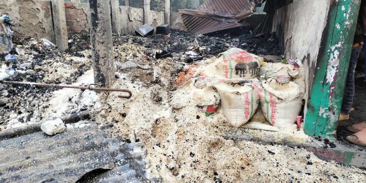 টাঙ্গাইলের কালিহাতীতে ভয়াবহ অগ্নিকাণ্ড