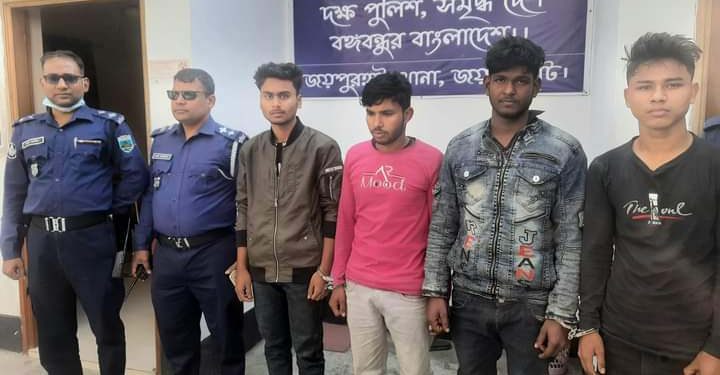 জয়পুরহাটে ডাকাতির প্রস্তুতিকালে চার সদস্যকে গ্রেফতার