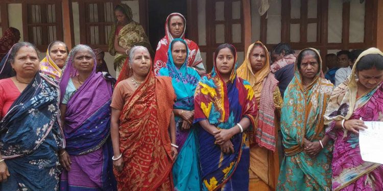 বাউফলে ‘হারুন কারী’ আতঙ্কে ৩০ সংখ্যালঘু পরিবার