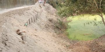 দৌলতপুর হিন্দু পাড়ার রাস্তার কাজে ব্যাপক অনিয়মের অভিযোগ