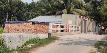 ব্রিজ ও সরকারি খাল দখল করে মার্কেট নির্মান করছে প্রভাবশালী হেলাল উদ্দিন