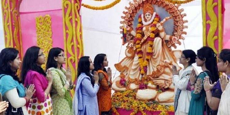 খুলনায় বিদ্যাদেবী মাতা সরস্বতীর শ্রী চরণে অঞ্জলীর মধ্যো দিয়ে সরস্বতী পূজা অনুষ্ঠিত!