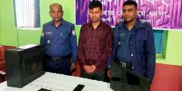 বগুড়ার সান্তাহারে ট্রেনের টিকিট কালোবাজারি : গ্রেফতার-১ 