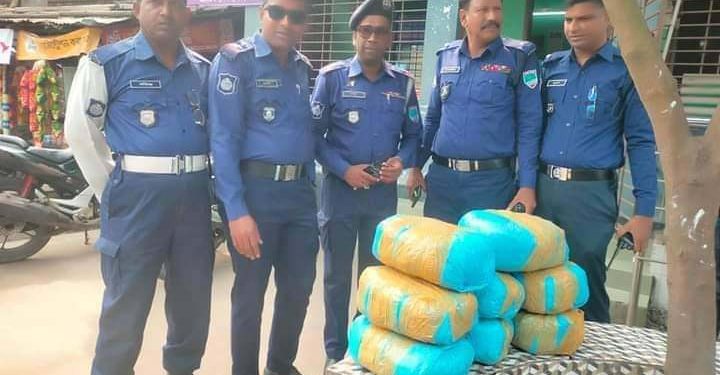 ১৬ কেজি গাঁজা ফেলে পালাল ২ মাদক কারবারি