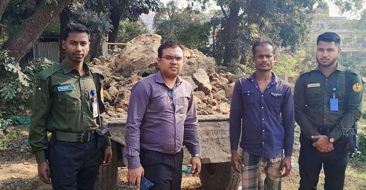 মাধবপুরে অবৈধভাবে মাটি কাটার দায়ে ৫০ হাজার টাকা জরিমানা