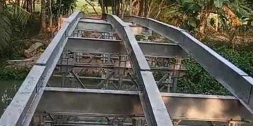 বাউফলে ৬২ লাখ টাকার আয়রন ব্রিজে শতাধিক জোড়াতালি!