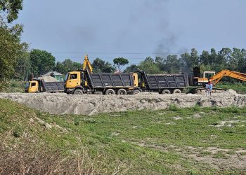 কালিহাতীতে পুংলি নদীর পাড় কেটে বিক্রির মহোৎসব