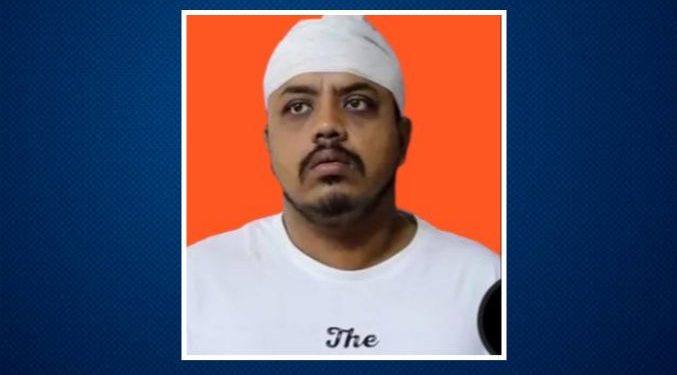 গুলি করার ঘটনায় শিক্ষক রায়হান শরীফকে সাময়িকভাবে বরখাস্ত