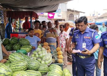 মধুখালী বাজার পরিদর্শনে ওসি মো: মিরাজ হোসেন