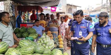 মধুখালী বাজার পরিদর্শনে ওসি মো: মিরাজ হোসেন