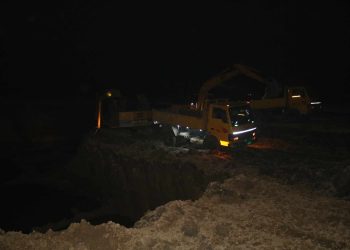 কালিহাতীতে রাতের আঁধারে কৃষি জমির মাটি যাচ্ছে ইটভাটায়,নীরব প্রশাসন