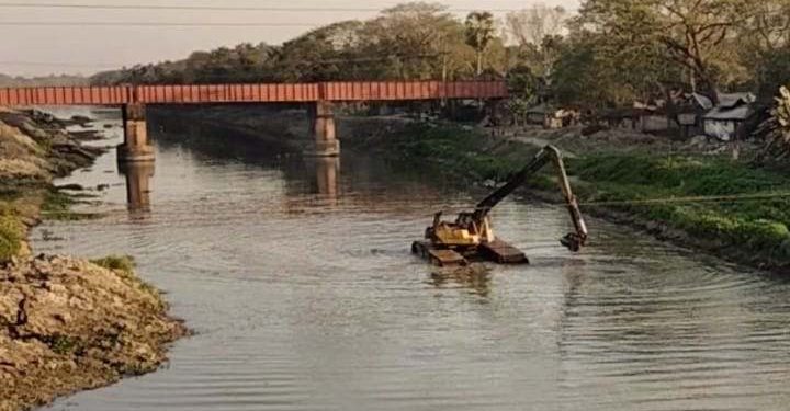 কপোতাক্ষ নদ খনন কাজের ধরনে সন্তুষ্ট’নন স্থানীয় ও নদী পাড়ের মানুষ।
