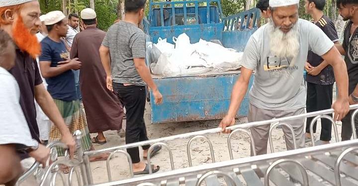 সড়ক দুর্ঘটনায় নিহত ৫ জনের মধ্যে একই পরিবারের ৪ জনের বাড়ি ডাসার উপজেলায়