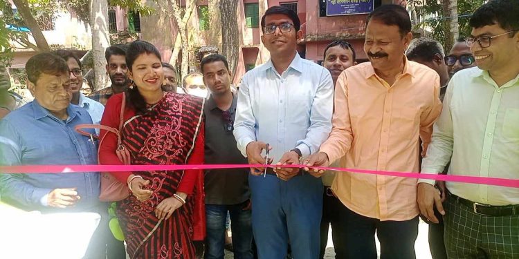 বাগেরহাটের মোল্লাহাটে ক্লাইমেট-স্মার্ট কৃষি প্রযুক্তি মেলা অনুষ্ঠিত।