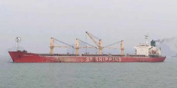 জিম্মি নাবিকদের ছাড়তে ৫০ লাখ ডলার চেয়েছে জলদস্যুরা। 