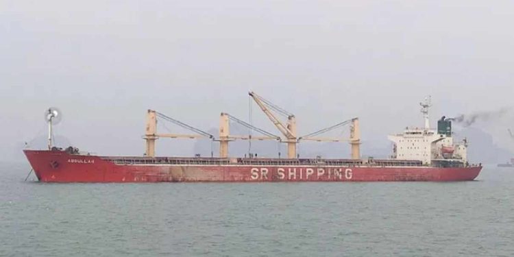 জিম্মি নাবিকদের ছাড়তে ৫০ লাখ ডলার চেয়েছে জলদস্যুরা।