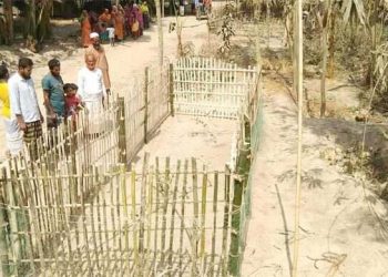 একসঙ্গে মৃত্যুর ইচ্ছে পুরন, পাশাপাশি শায়িত হলেন দম্পতি। 