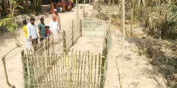 একসঙ্গে মৃত্যুর ইচ্ছে পুরন, পাশাপাশি শায়িত হলেন দম্পতি। 