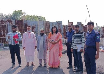 হরিনাকুন্ডুতে ঝুঁকিপূর্ণ বর্জ্য উৎপাদনকারী প্রতিষ্ঠানকে জরিমানা ও সিলগালা