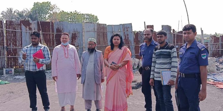 হরিনাকুন্ডুতে ঝুঁকিপূর্ণ বর্জ্য উৎপাদনকারী প্রতিষ্ঠানকে জরিমানা ও সিলগালা