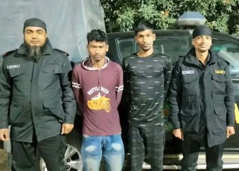 বগুড়ায় কিশোর গ্যাং লীডার চাকুসহ গ্রেফতার- 