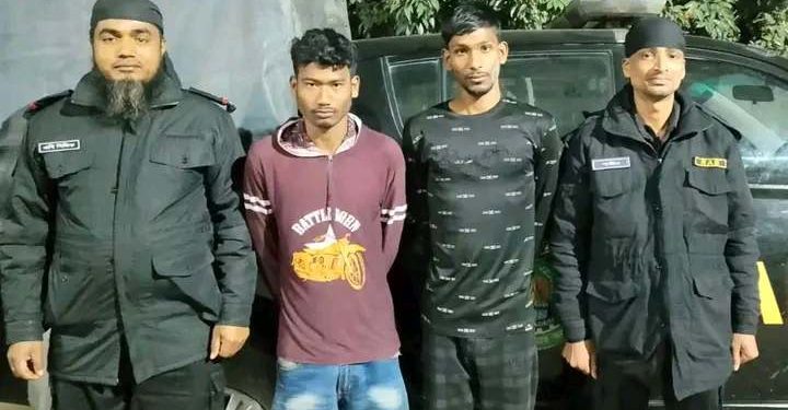 বগুড়ায় কিশোর গ্যাং লীডার চাকুসহ গ্রেফতার-