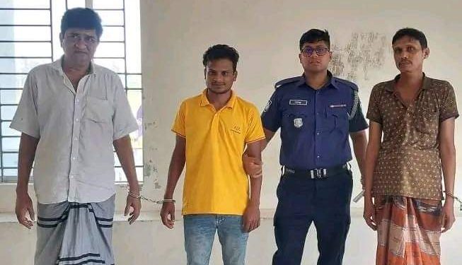 বাগেরহাট মোংলায় মাতাল অবস্থায় রায় জুয়েলার্সের আটক ৩