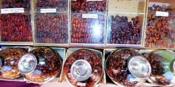 বগুড়ায় খেজুরের দাম নাগালের বাইরে 