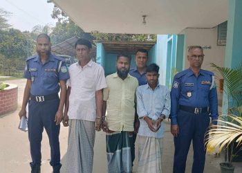 জামালপুরের মাদারগঞ্জে জুয়ার আসর থেকে ৩জুয়াড়ী আটক