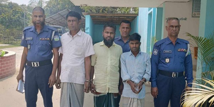 জামালপুরের মাদারগঞ্জে জুয়ার আসর থেকে ৩জুয়াড়ী আটক