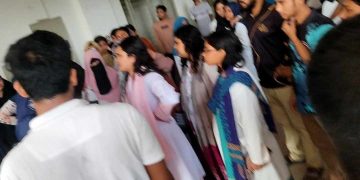 সিরাজগঞ্জে মেডিকেল শিক্ষকের পিস্তলের ছোড়া গুলিতে ছাত্র আহত