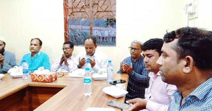 রৌমারী উপজেলা চেয়ারম্যান প্রার্থী মঞ্জুর ইফতার ও দোয়া মাহফিল অনূষ্ঠিত হয়েছে।