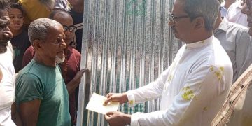 আমাকে ঠিকাদারী কাজ বাস্তবায়নে কোন টাকা-পয়সা দিতে হবে না