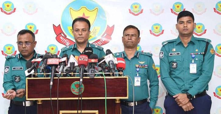 রাজধানীর বেইলি রোডের অগ্নিকাণ্ডে আটক ৩