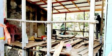 ফরিদপুরর চরভদ্রাসনে সরকারি জায়গা দখল করে দােকানঘর নির্মাণের অভিযোগ 