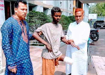 কোটচাঁদপুরে পথ শিশুর চিকিৎসায় তিন সাংবাদিক