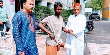 কোটচাঁদপুরে পথ শিশুর চিকিৎসায় তিন সাংবাদিক