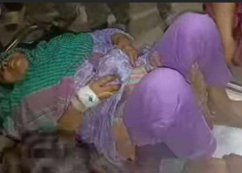 মেহেন্দিগঞ্জে নারীর পেটে ছুরি ডুকিয়ে স্বর্ন অলংকার লুট। 