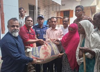 ঝিনাইদহে ২৫ কেজি করে চাউল পেলো ১ হাজার পরিবার 