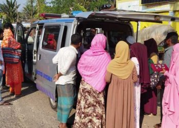 বাগেরহাটে মোড়লগঞ্জে সড়ক দুর্ঘটনায় শিশু শিক্ষার্থী আহত ৩